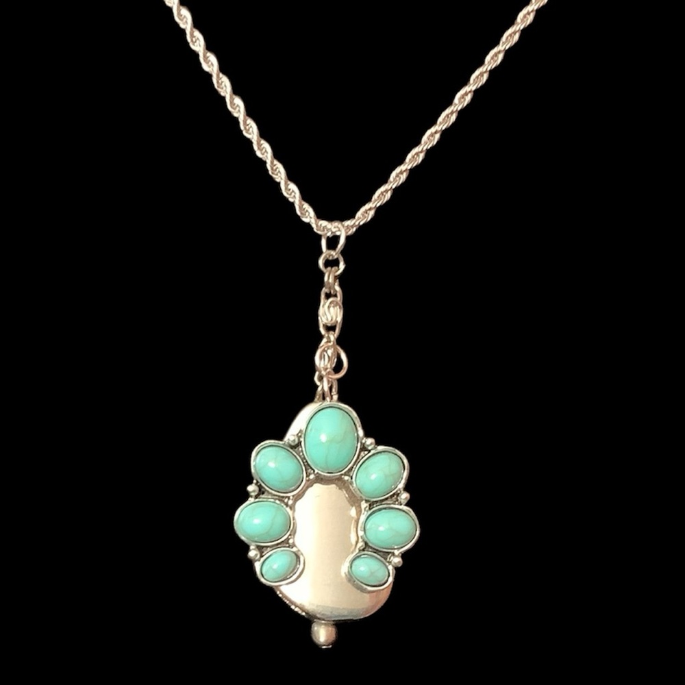 Boho Western Chic Silver and Turquoise Pendant Necklace. NWT